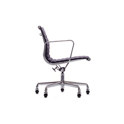 eames&reg; aluminum group management chair AB002