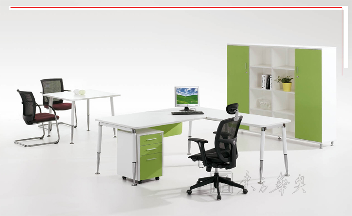 ���L����վ